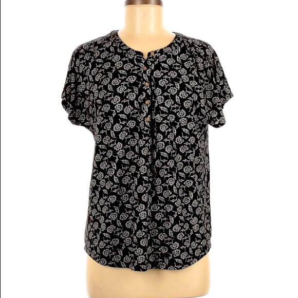 Old navy floral shirt sleeve t shirt - Picture 1 of 8